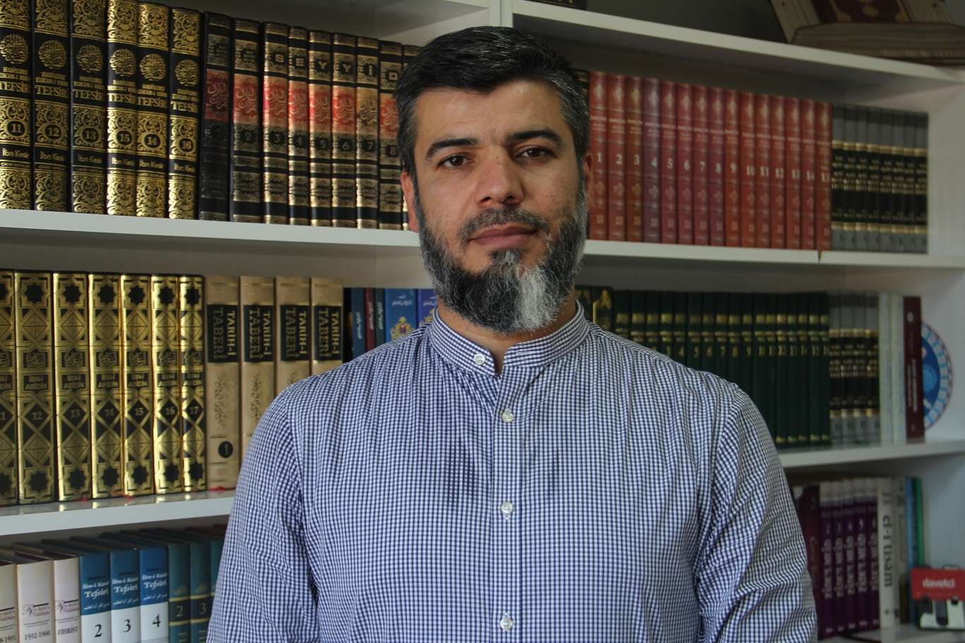 Gürbey: Bir kadının elbisesi kibirden uzak insanların dikkatini çekmeyecek şekilde olmalı Gürbey: Bir kadının elbisesi kibirden uzak insanların dikkatini çekmeyecek şekilde olmalı